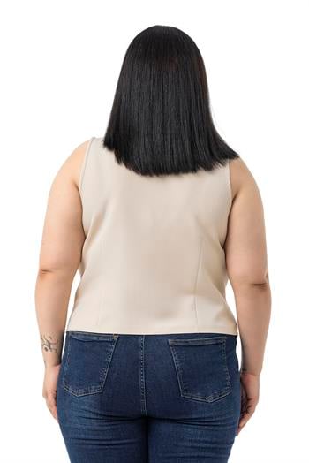 Büyük Beden Düğme Detaylı Bej Rengi Bluzan Yelek