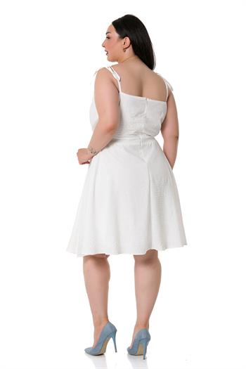 Büyük Beden Omuzdan Bağlama Detaylı Kısa Beyaz Elbise
