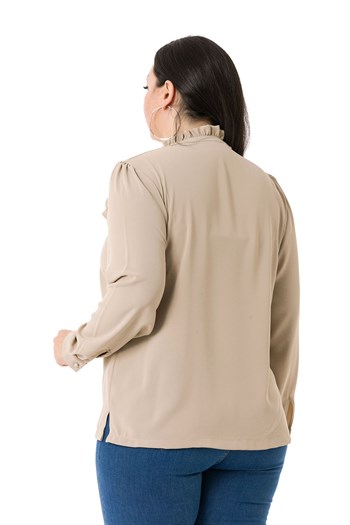 Büyük Beden Yaka ve Göğüste Fırfır Detaylı Yanı Yırtmaçlı Bej Bluz