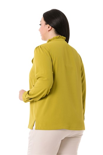 Büyük Beden Yaka ve Göğüste Fırfır Detaylı Yanı Yırtmaçlı Fıstık Yeşili Bluz