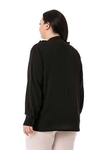 Büyük Beden Yakası İki Kat Volanlı Düğmeli Uzun Kollu Siyah Gömlek