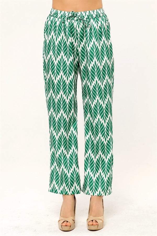 Yaprak Desenli Beli Lastikli ve İp Detaylı Boru Paça Baskılı Saten Yeşil Kadın Pantolon