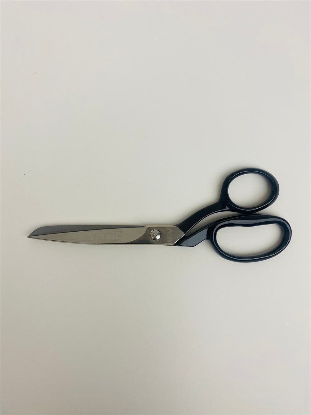 Merze Makas Siyah Saplı Vidalı 20.5cm / 4115-8 No