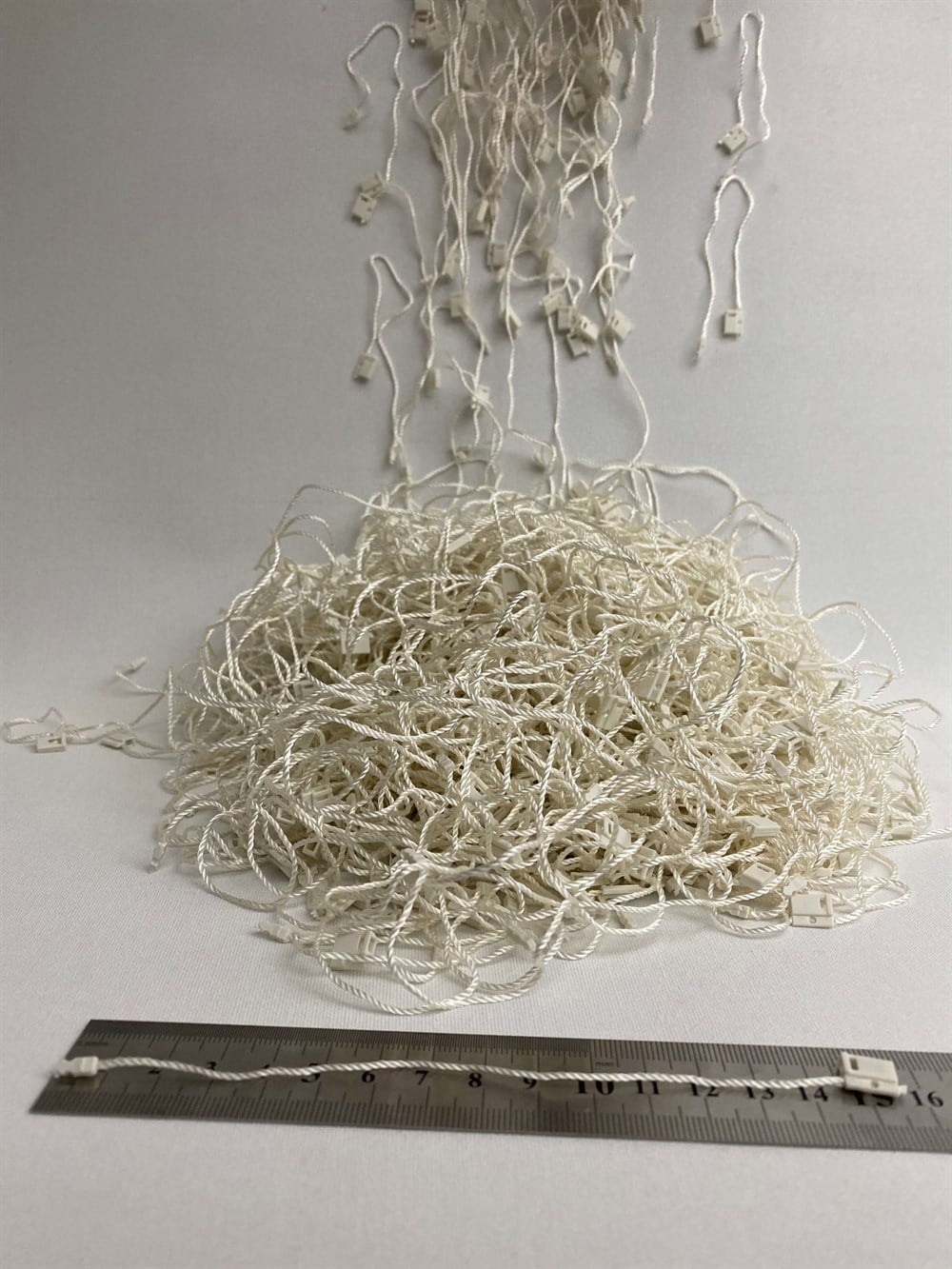 GÖĞÜS KARTI İPİ BEJ (1000 ADET)