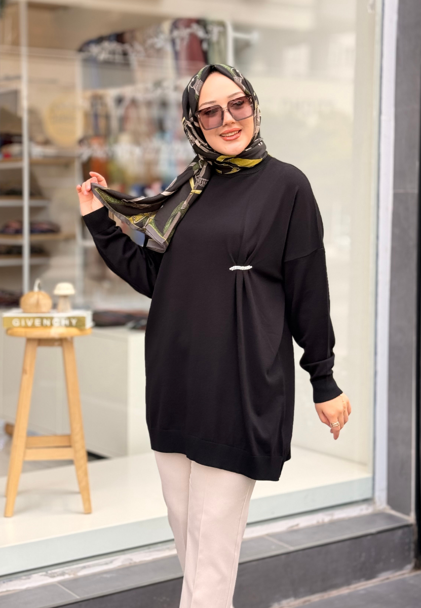 Siyah Broş Triko Tunik
