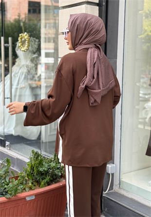 Kahverengi Garni Detaylı Takım