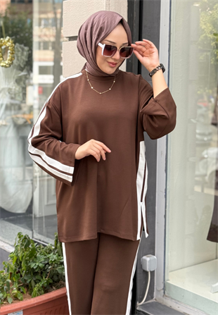 Kahverengi Garni Detaylı Takım