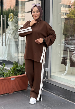 Kahverengi Garni Detaylı Takım