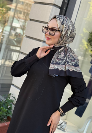 Siyah Yaprak Sweat