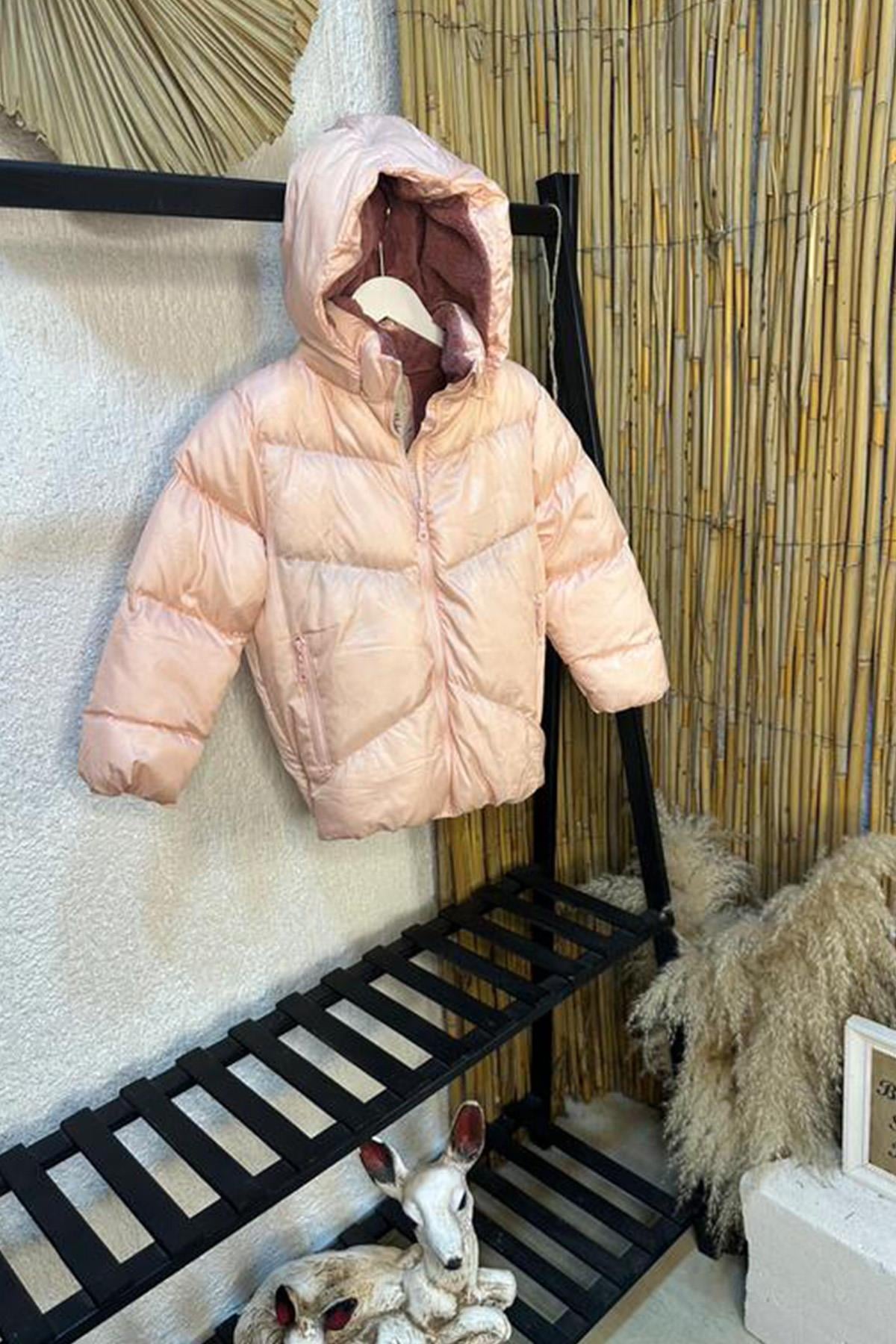 Kapüşonlu Pembe Şişme Mont 