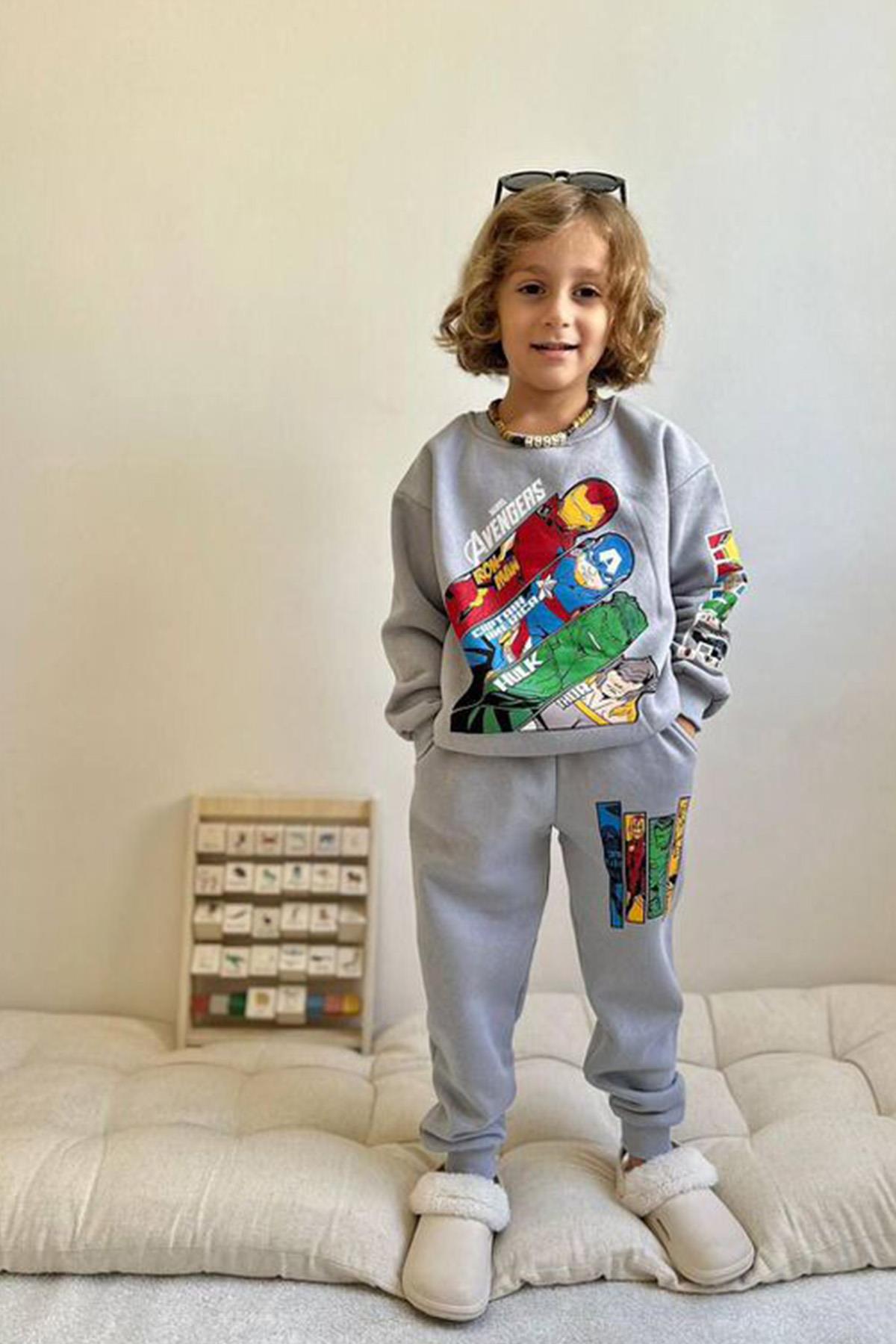 Marvel's Avengers Şardonlu Takım Gri