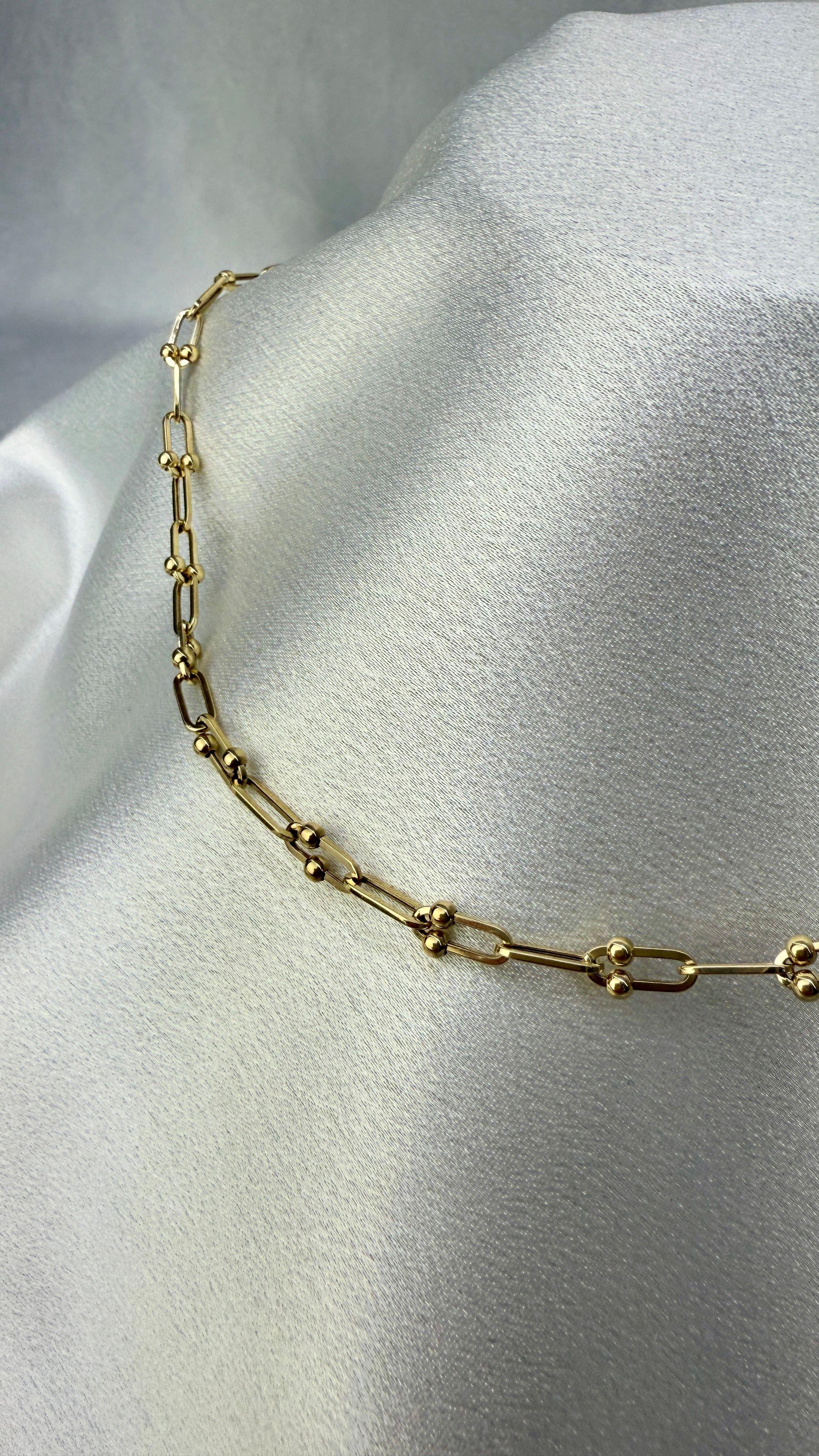 Ataç Ve Top Figürlü Altın Kolye