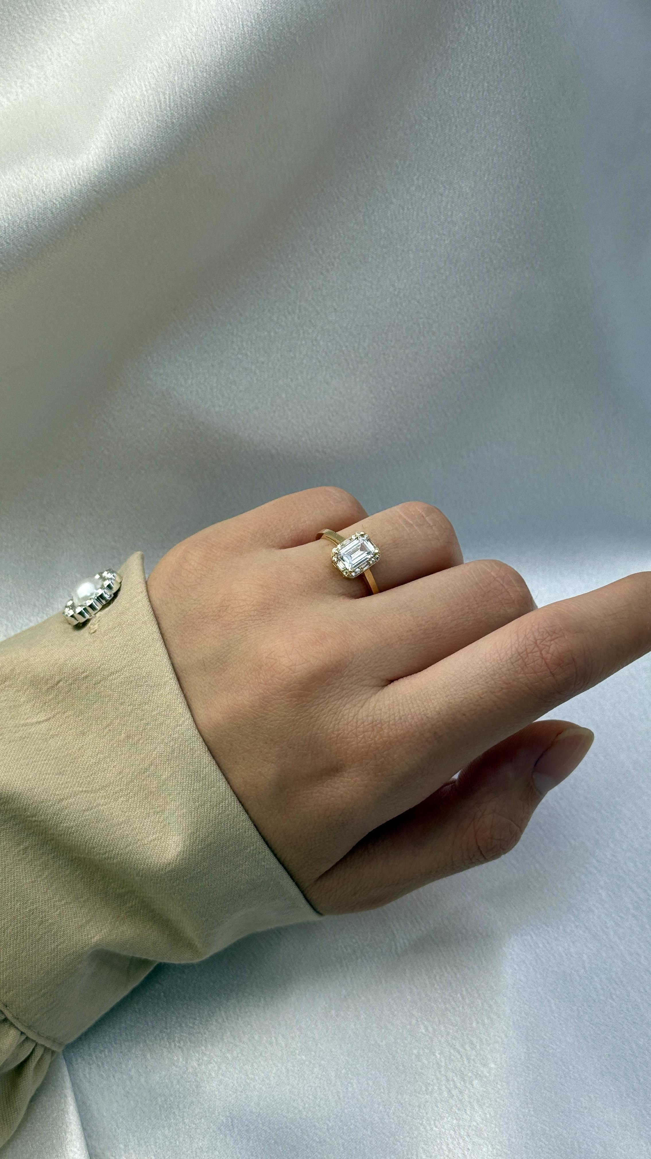 Baget Kesim Zirkon Taşlı Altın Yüzük