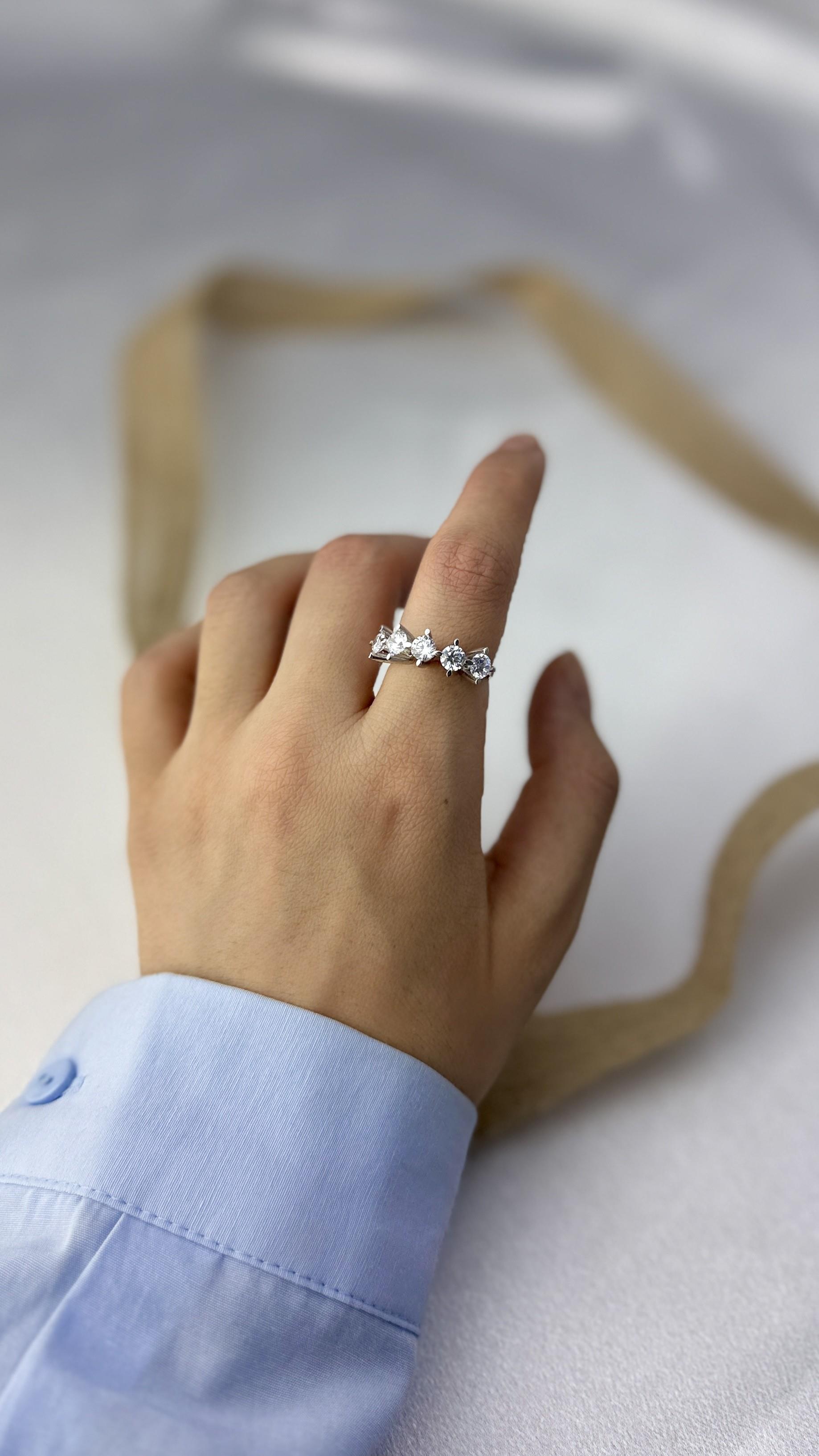 Beyaz Altın Beştaş Yüzük