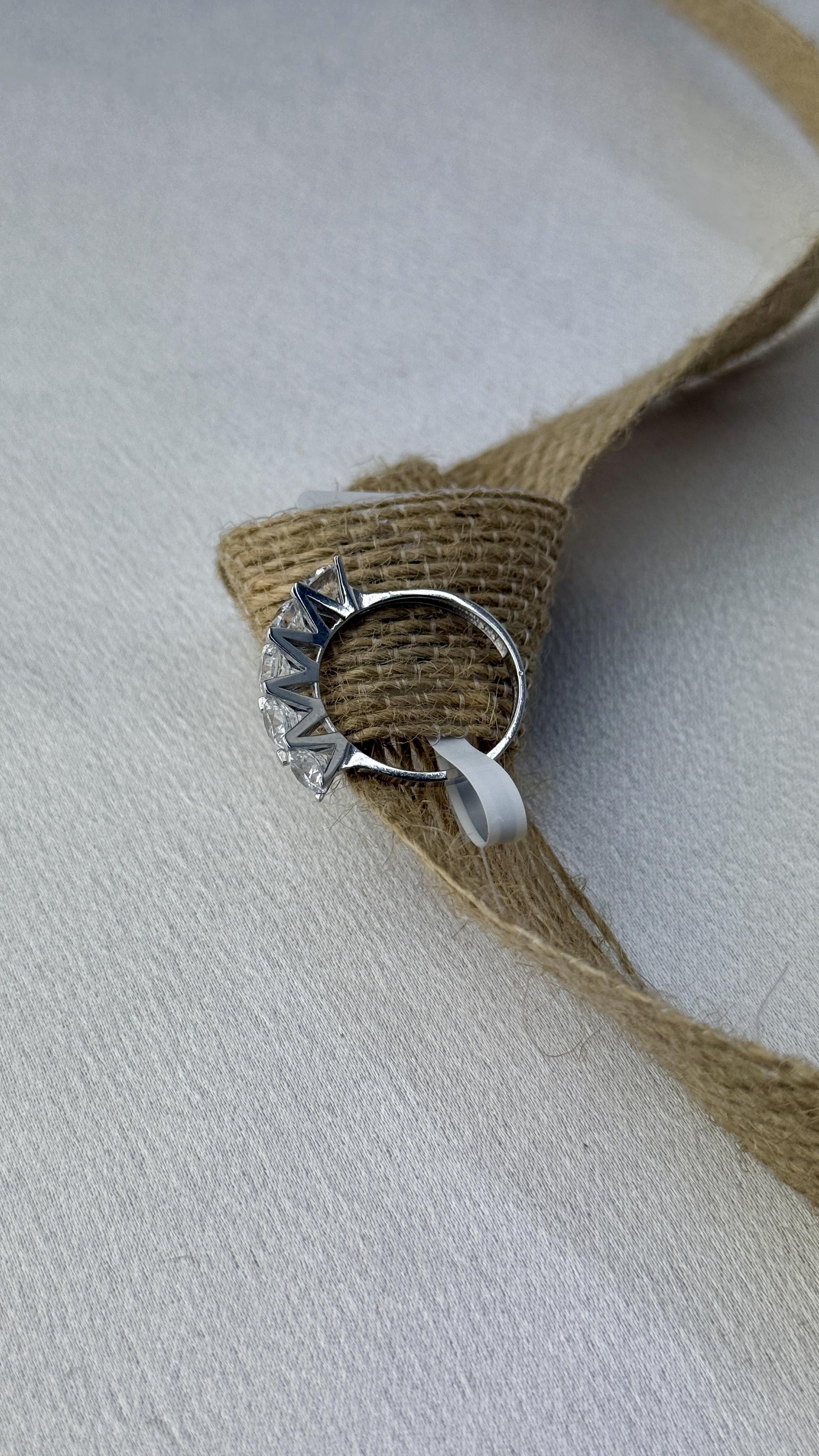 Beyaz Altın Beştaş Yüzük