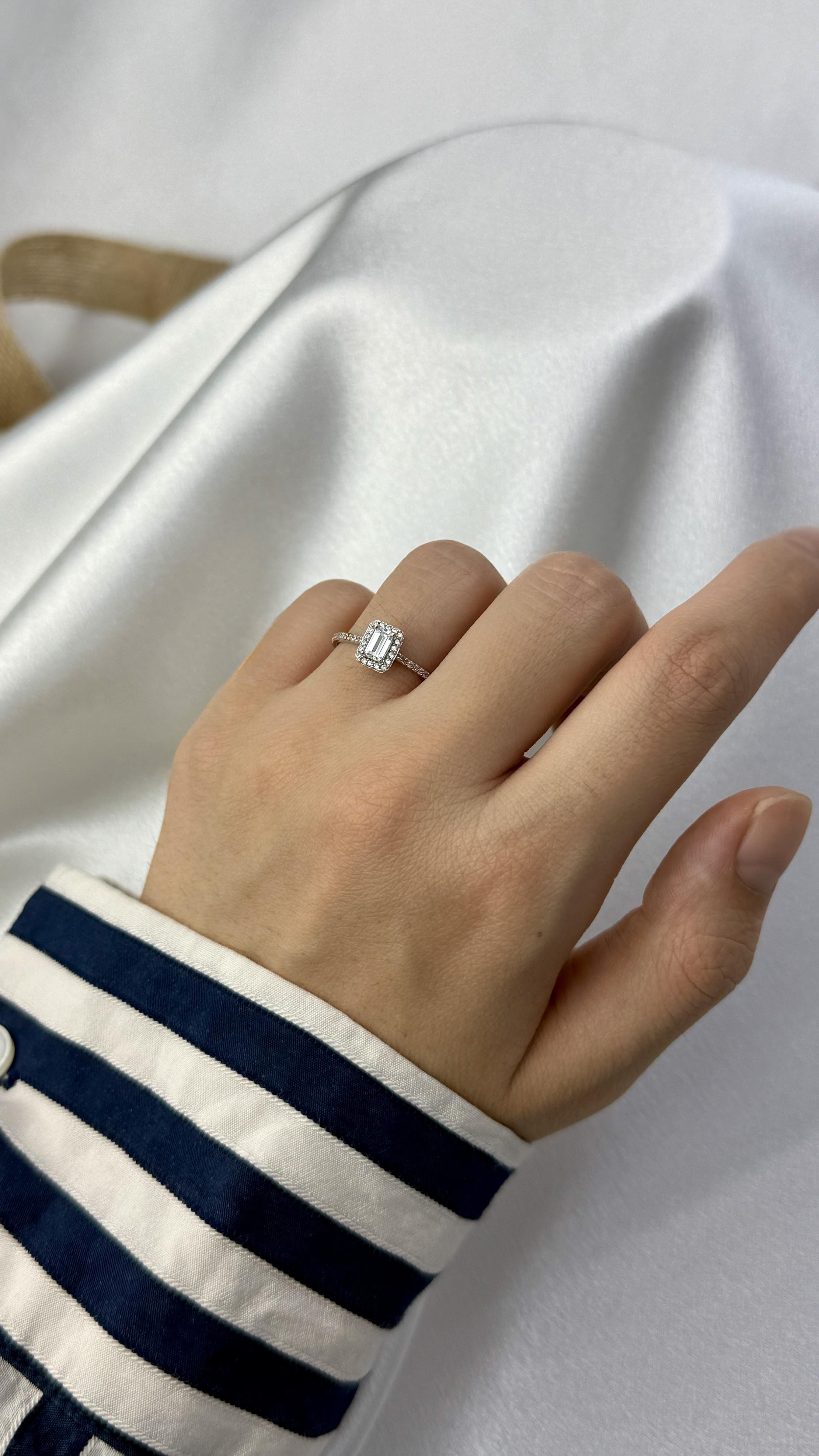 Çıtır Zirkon Taşlı Baget Kesim Beyaz Altın Yüzük