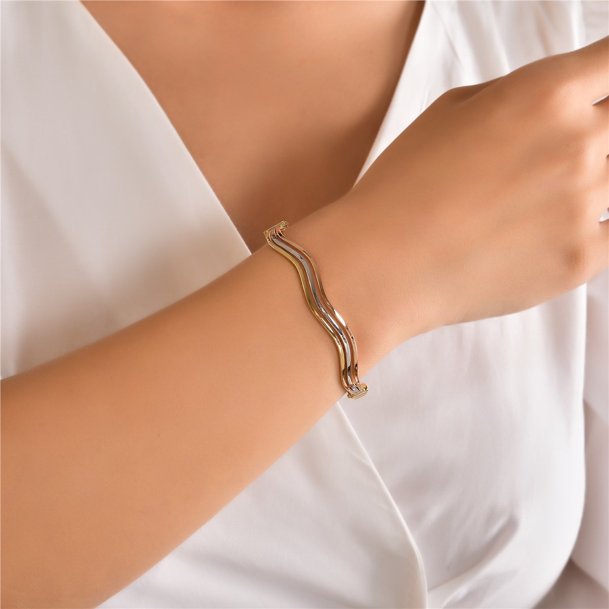 Üç Renkli Dalgalı Kelepçe Bilezik