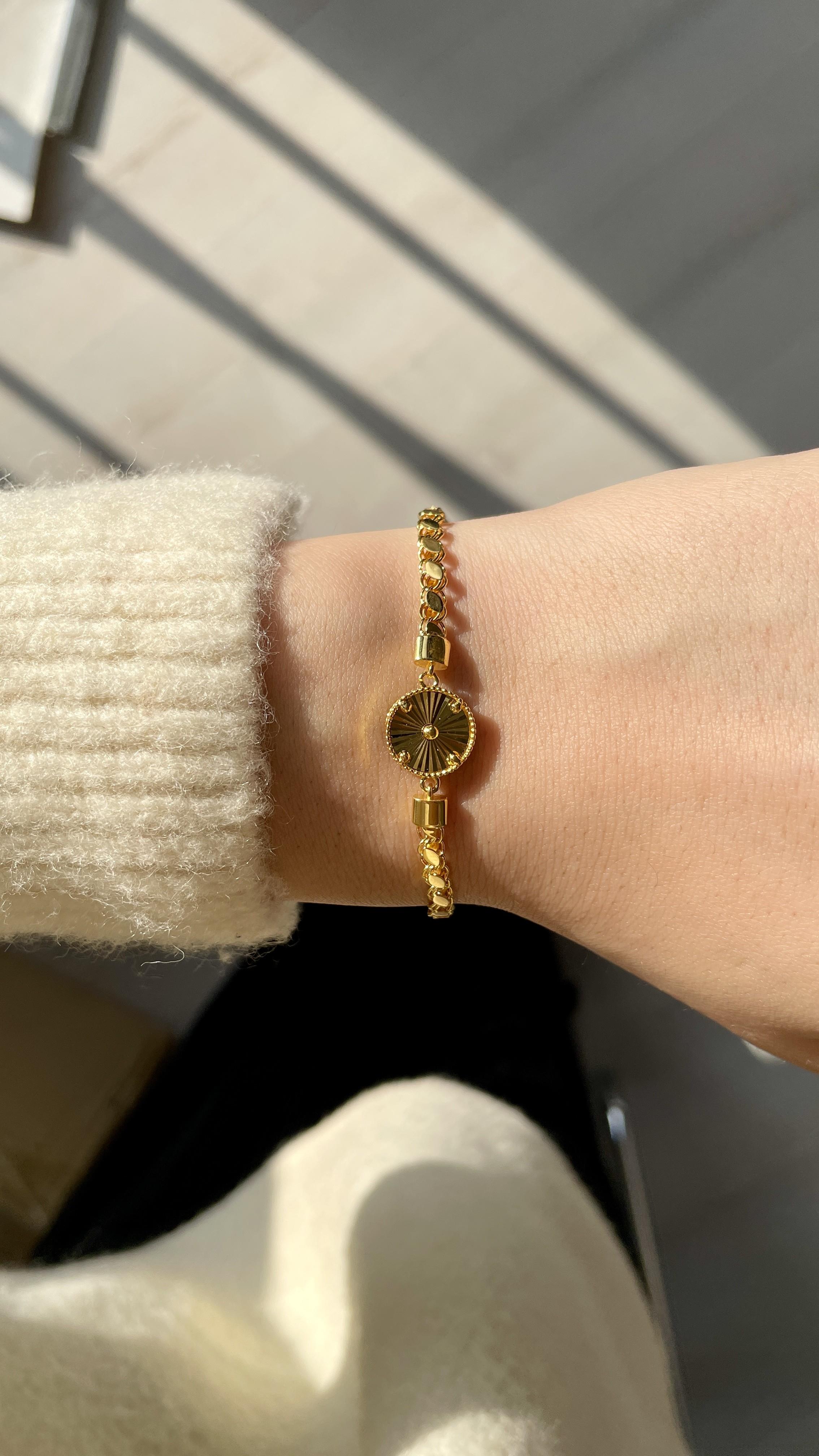 Figürlü Pullu Altın Bileklik