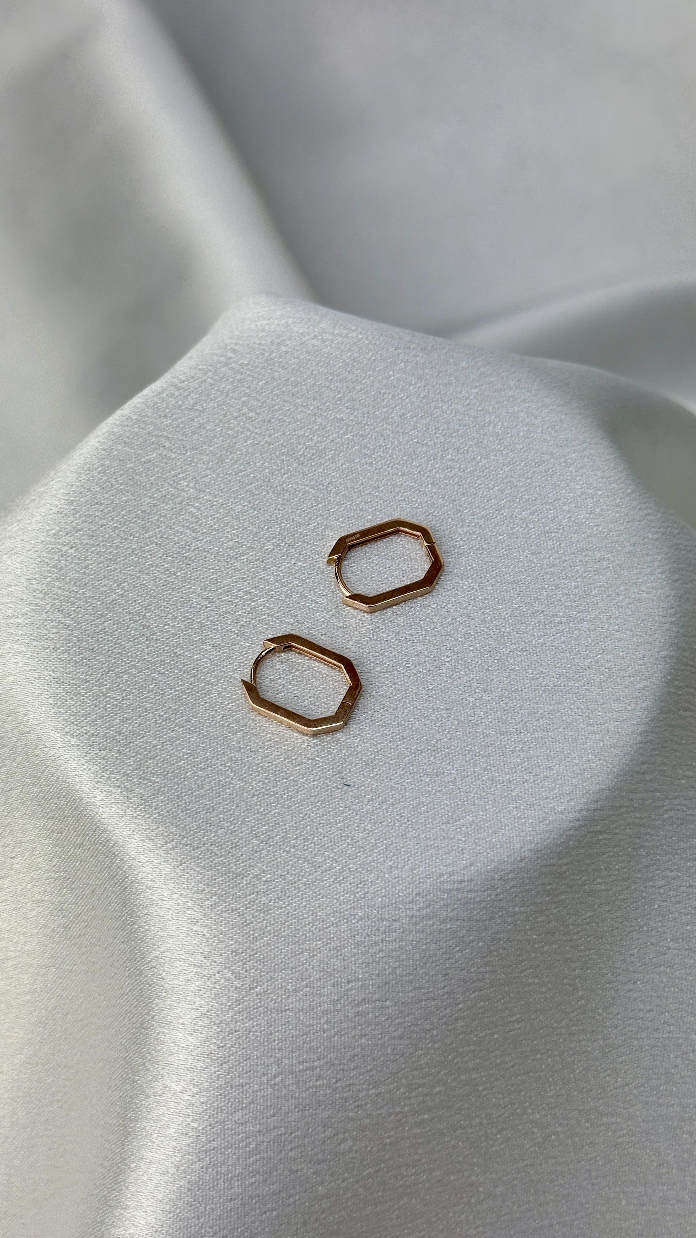 Geometrik Kesim Rose Renk Altın Küpe