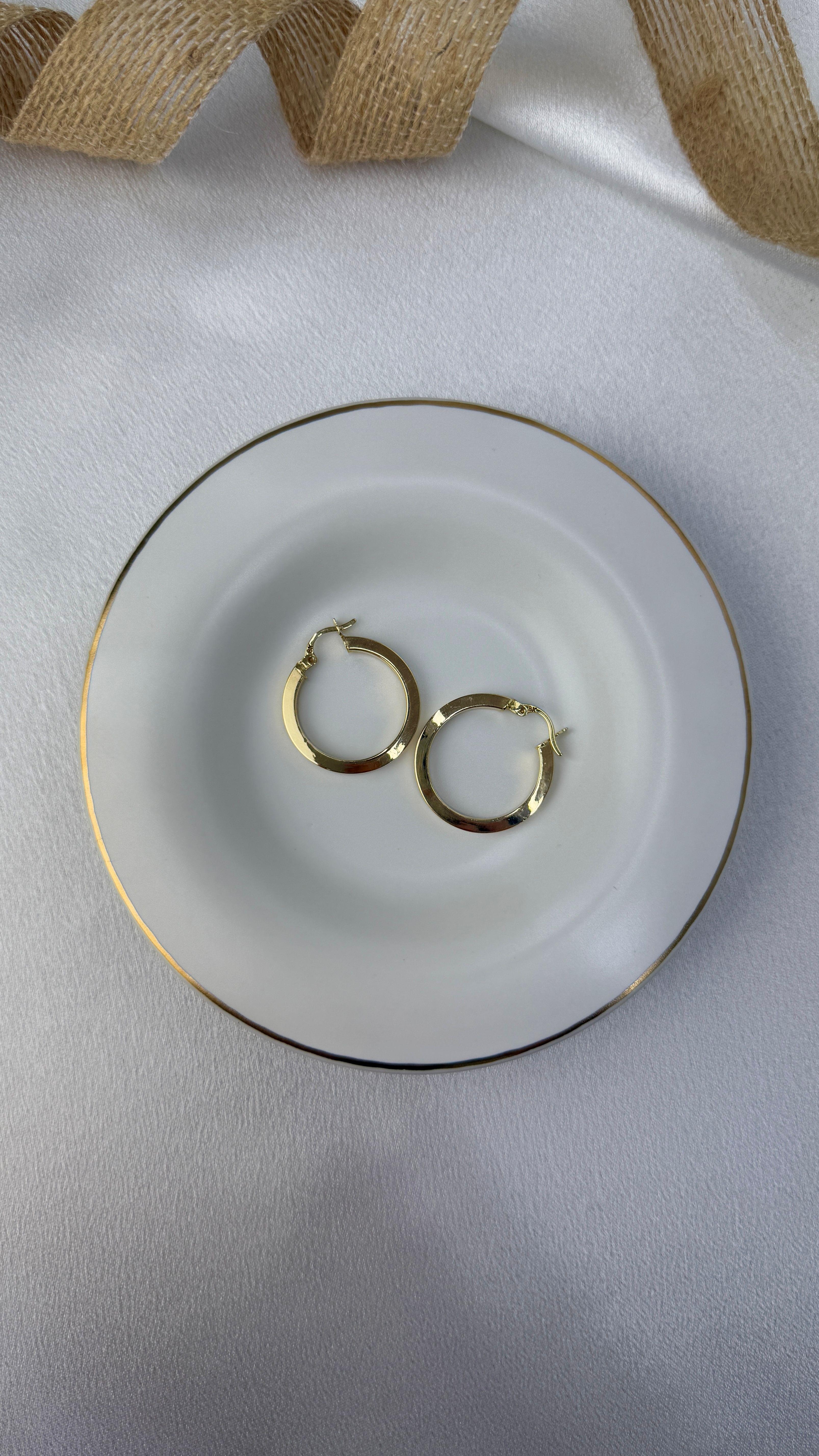 Gösterişli Kalın Halka Altın Küpe