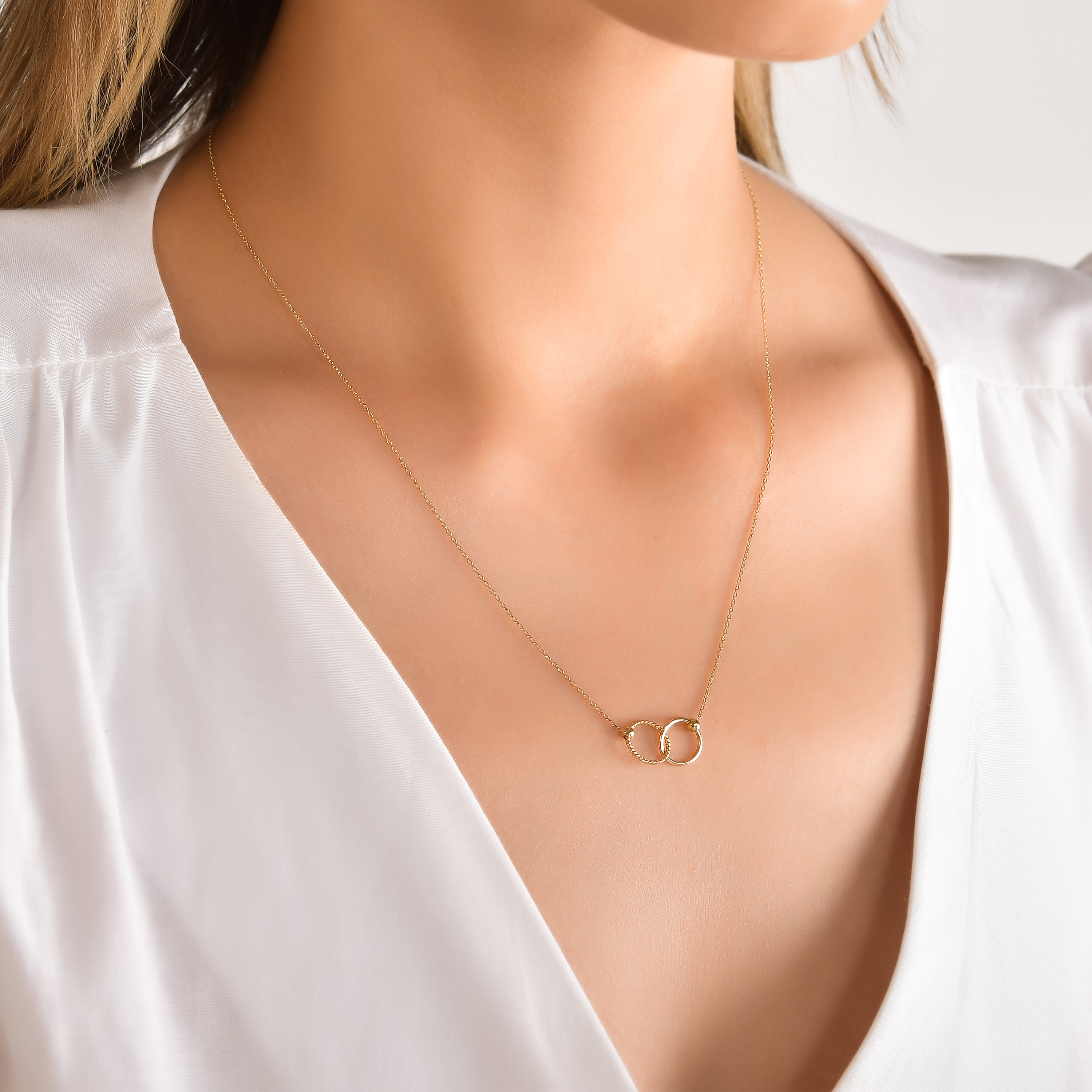 İç İçe Geçen Halka Kolye