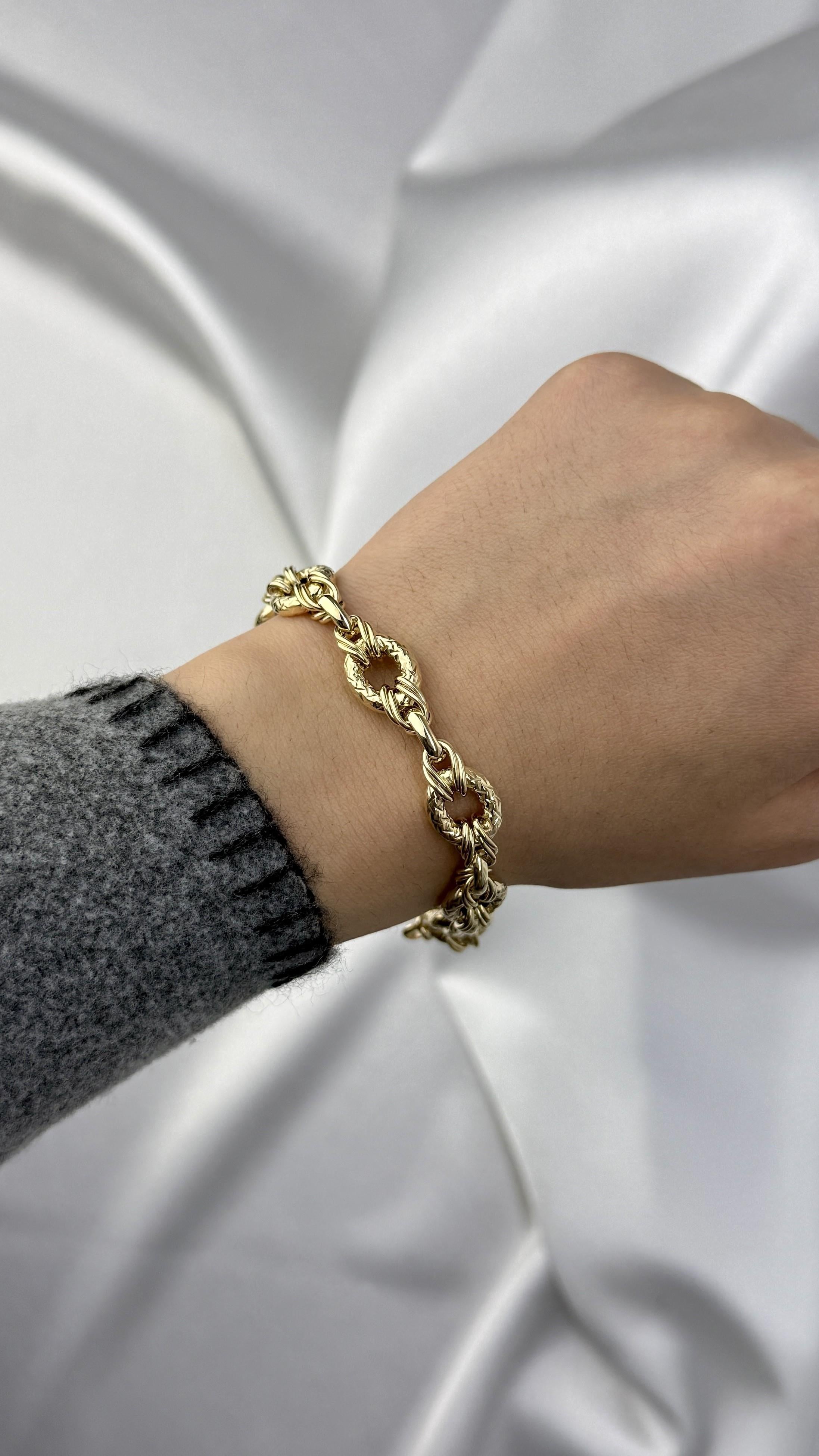 İşlemeli Halka Altın Bileklik