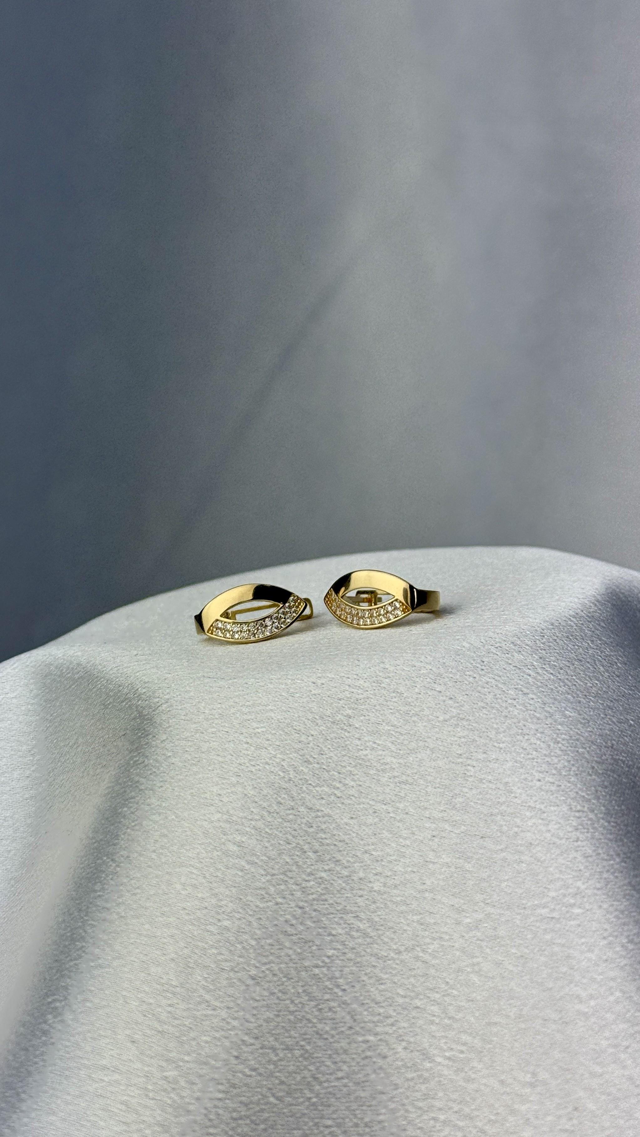 J Model Taşlı Altın Küpe