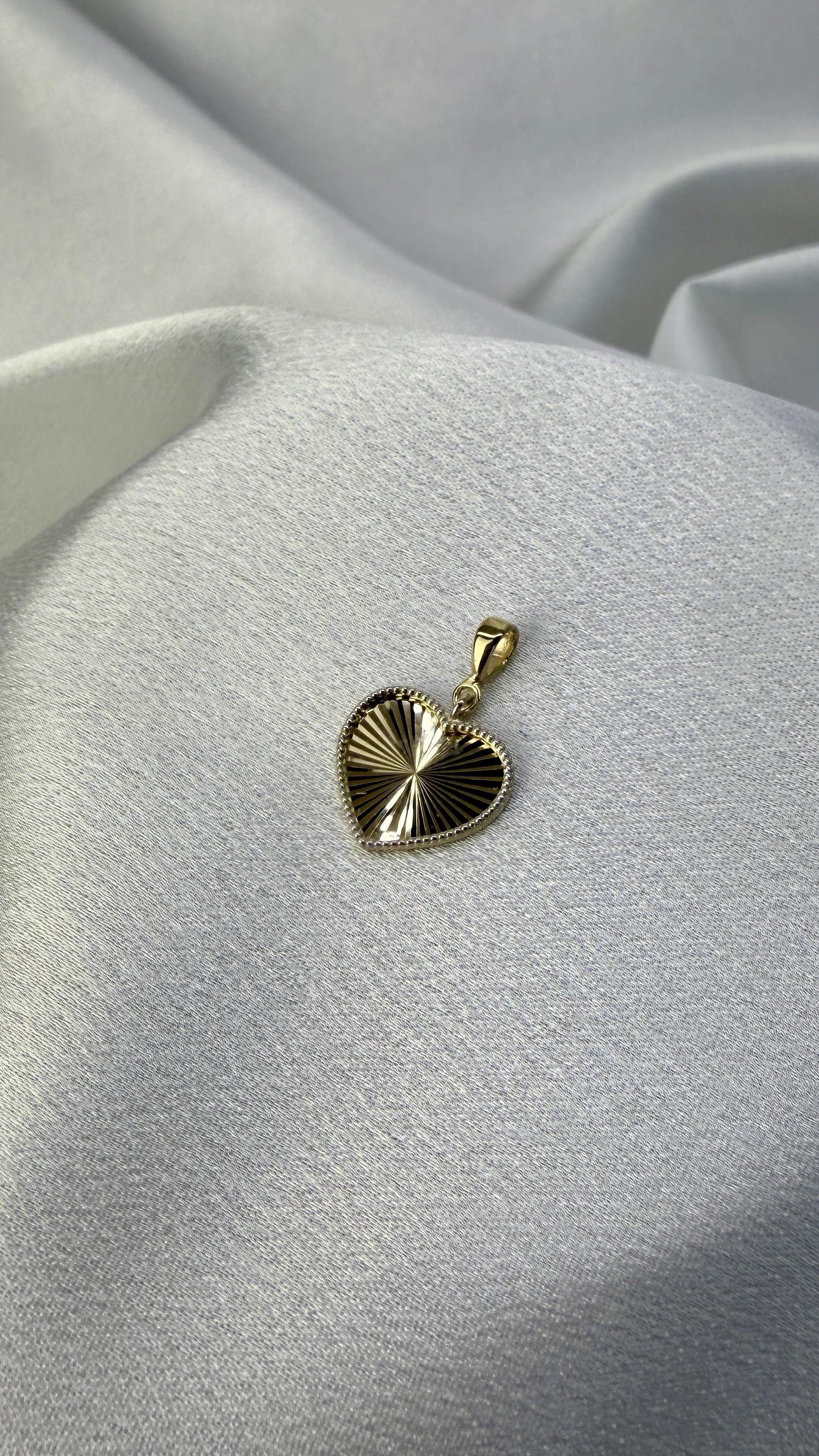 Kalp Figürlü Altın Kolye Ucu