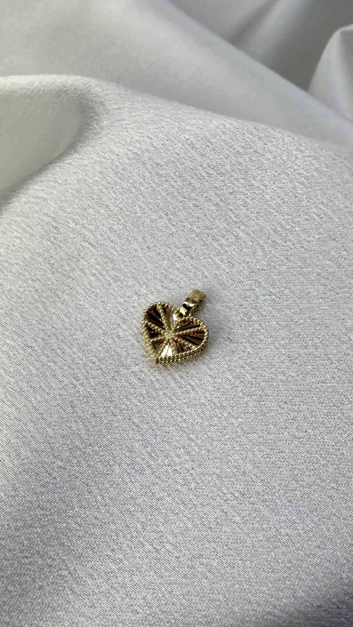 Kalp Figürlü Altın Kolye Ucu