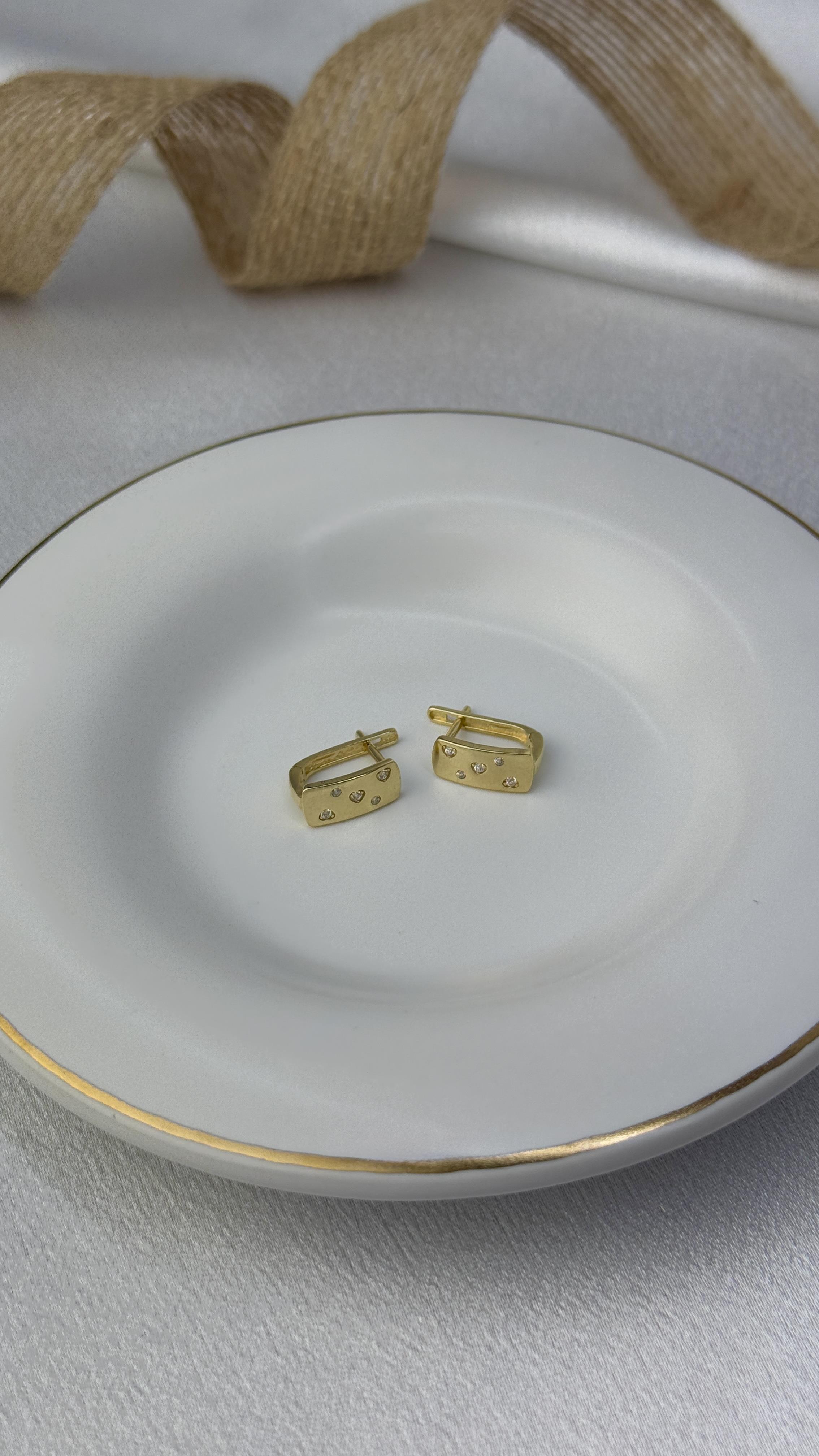 Kalp Figürlü Taşlı Altın Küpe