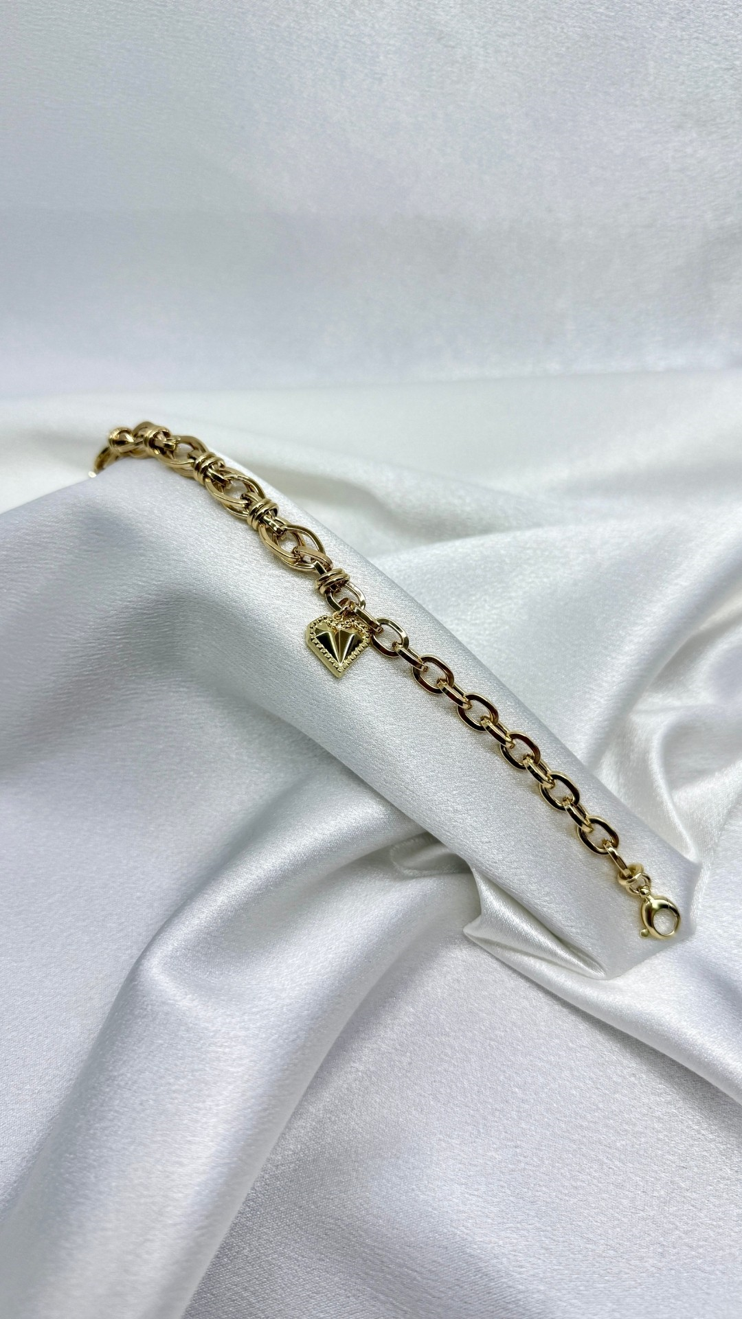 Kalp Sallantılı Modern Bileklik