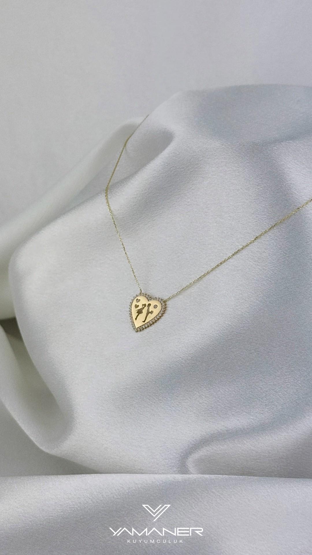 Kalpli Karikatür Kolye