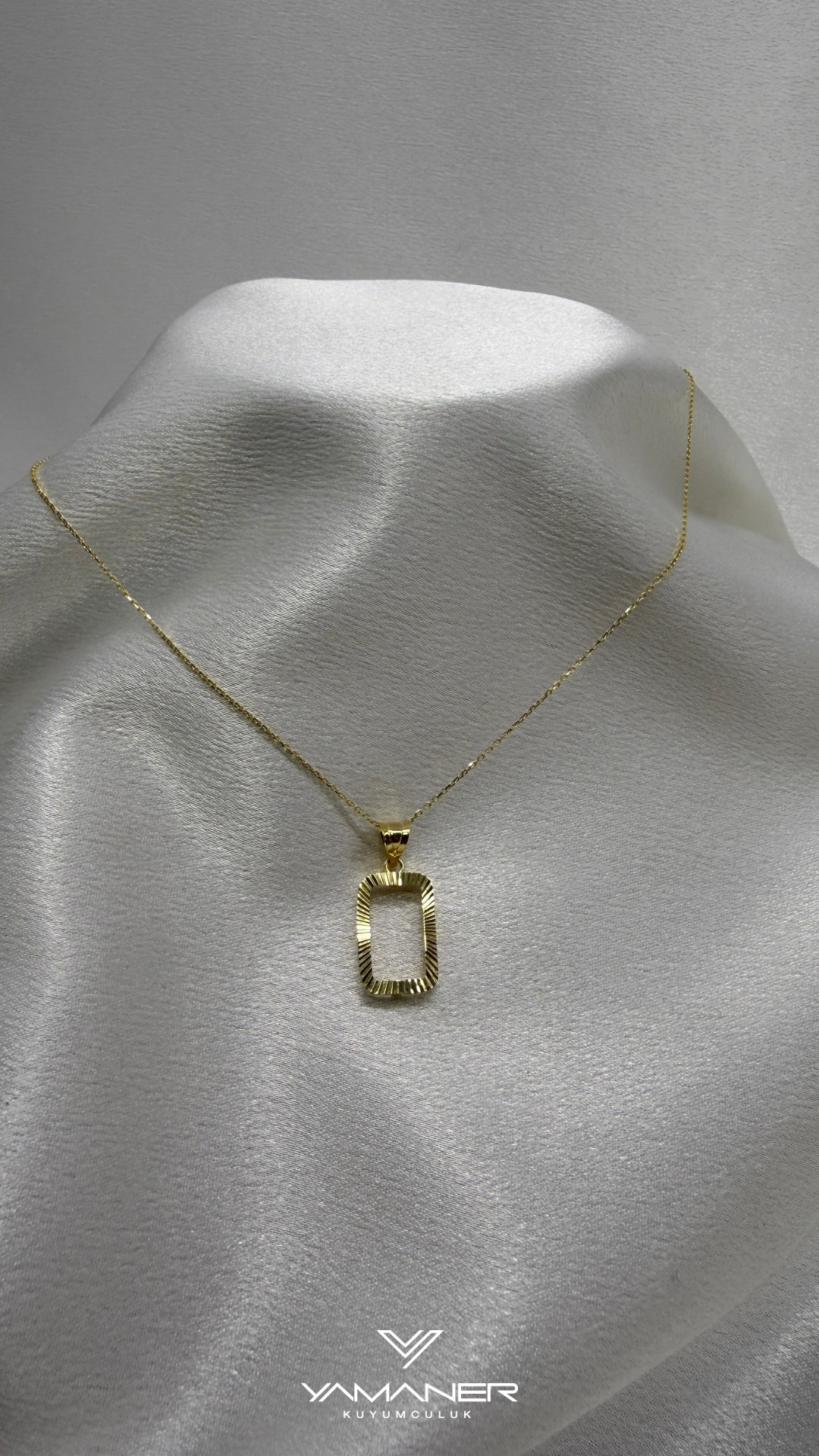 Külçe Altın Çerçeveli Kolye