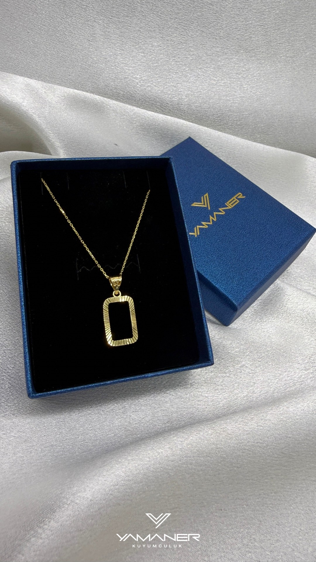 Külçe Altın Çerçeveli Kolye