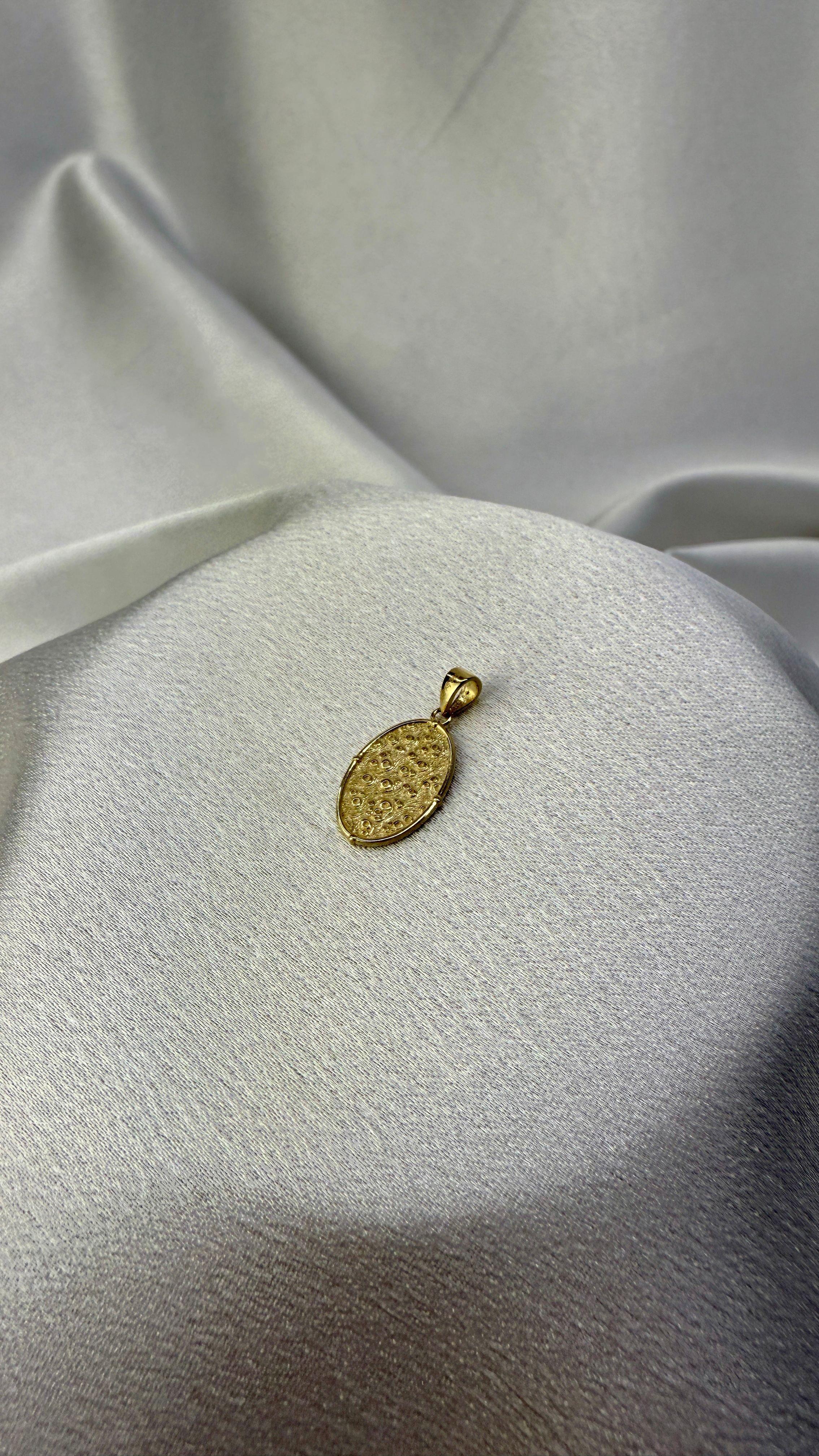 Kuzey Yıldızı Motifli Altın Kolye Ucu