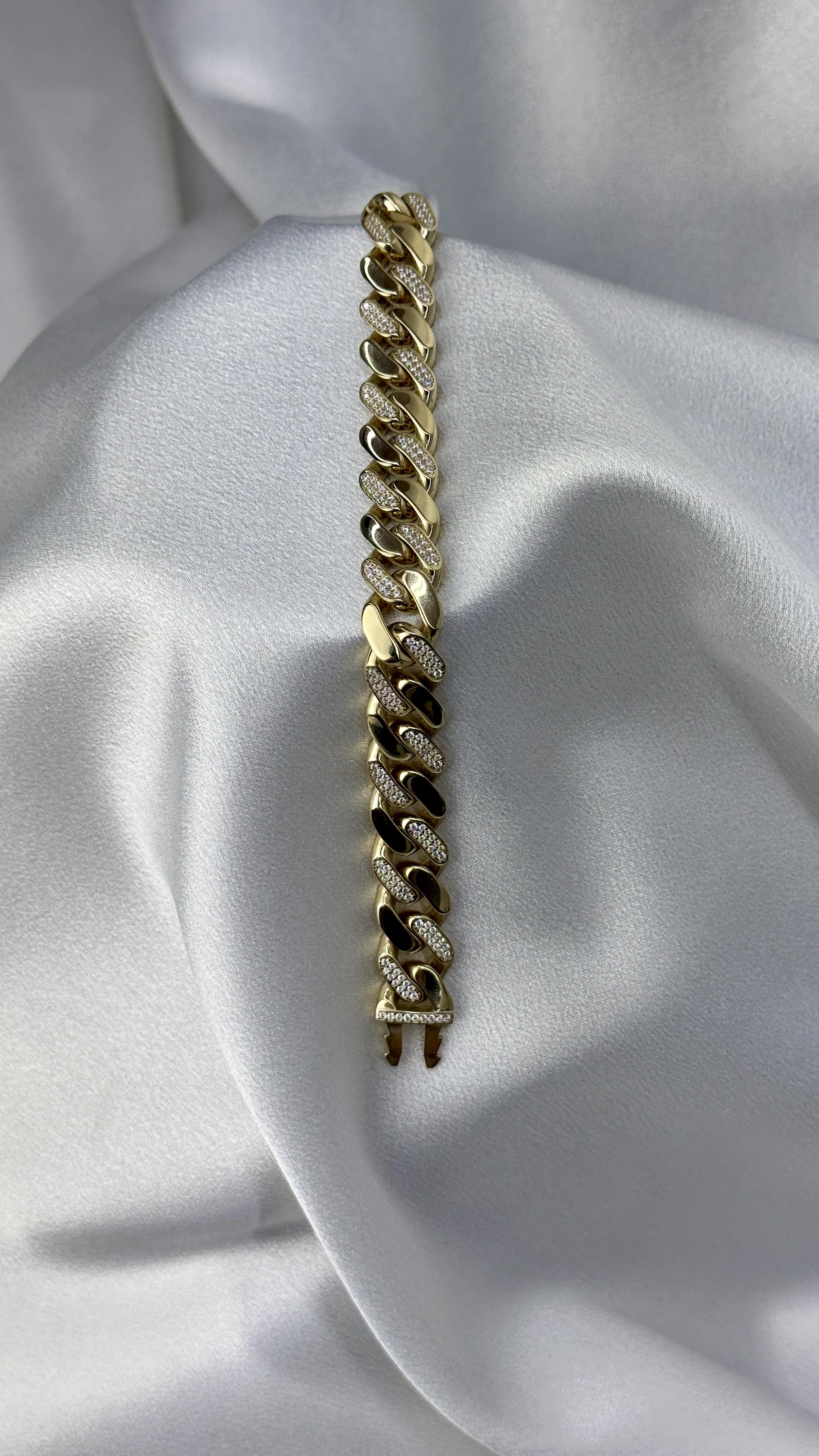 Taşlı Örgülü Altın Bileklik