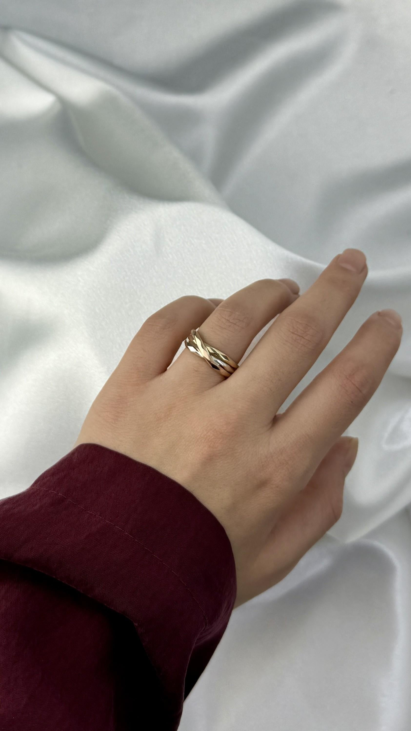 Üç Renk Gösterişli Altın Yüzük