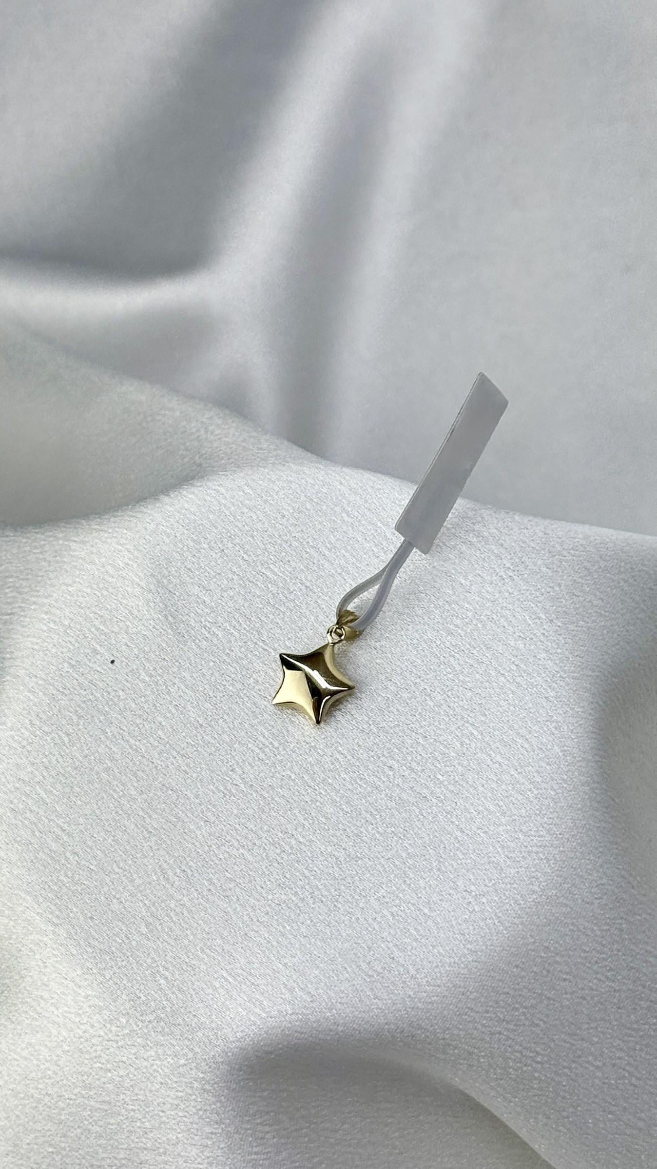 Yıldız Figürlü Altın Kolye Ucu
