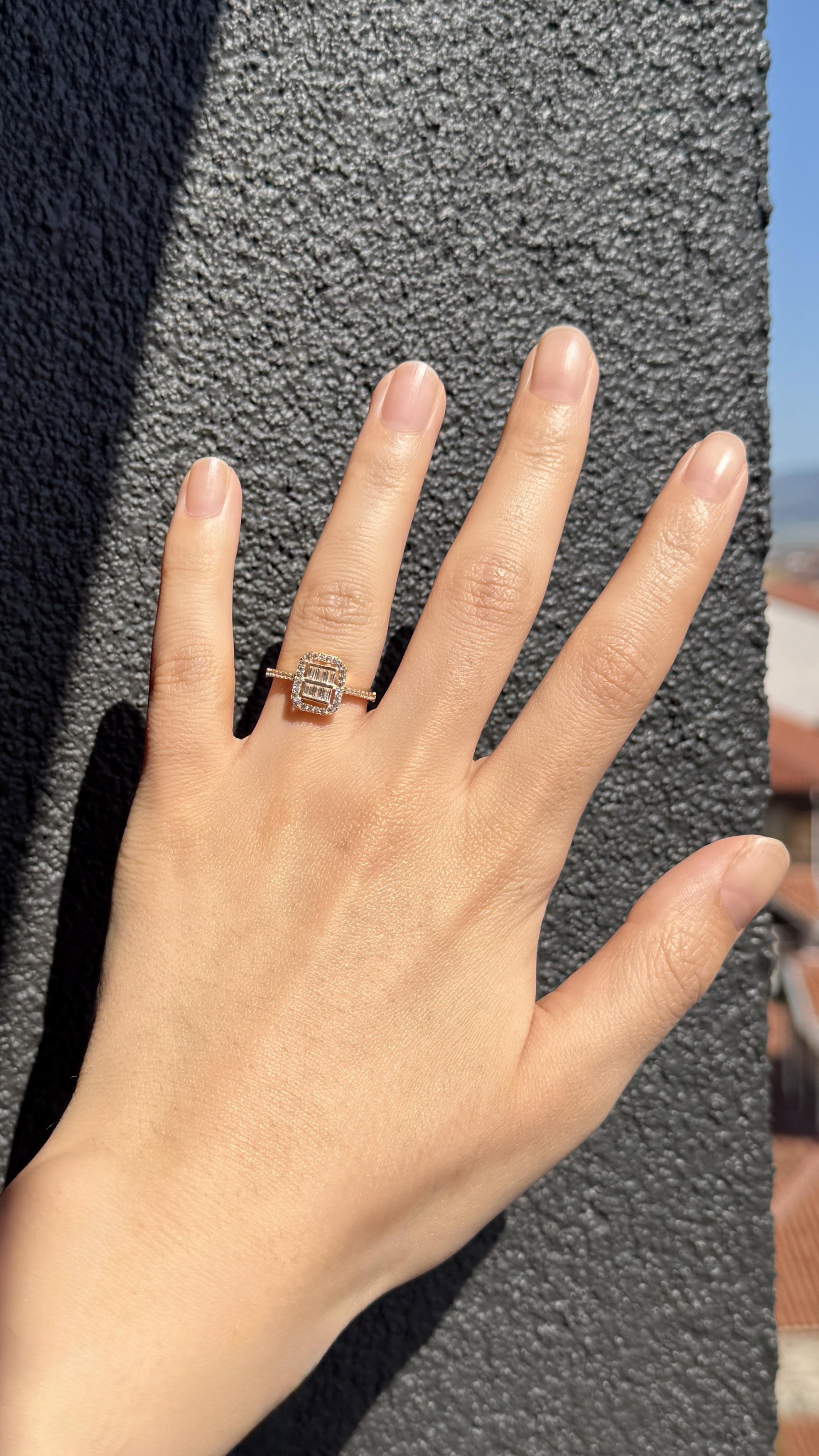 Zirkon Taşlı Baget Kesim Altın Yüzük