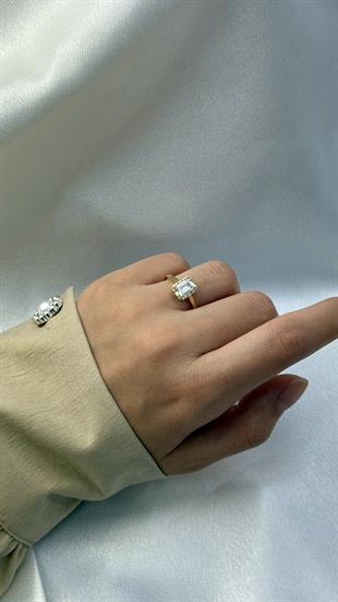 Baget Kesim Zirkon Taşlı Altın Yüzük