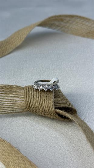 Beyaz Altın Beştaş Yüzük