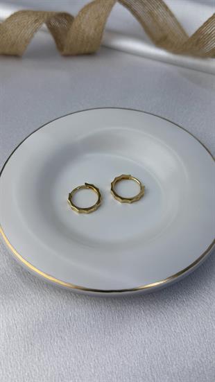 Çizgi Dalgalı Altın Küpe