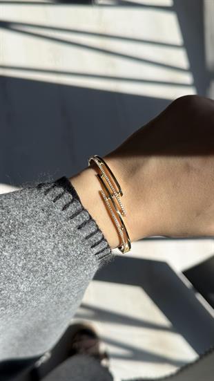 Dört Sıralı Taşlı Altın Kelepçe Bilezik