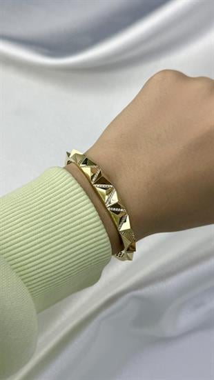 Taşlı Üçgen Tasarımlı Altın Kelepçe Bilezik