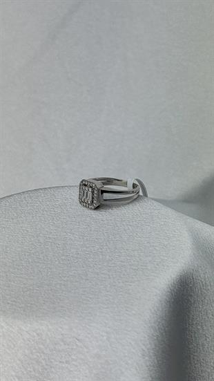 Zirkon Taşlı Beyaz Altın Yüzük