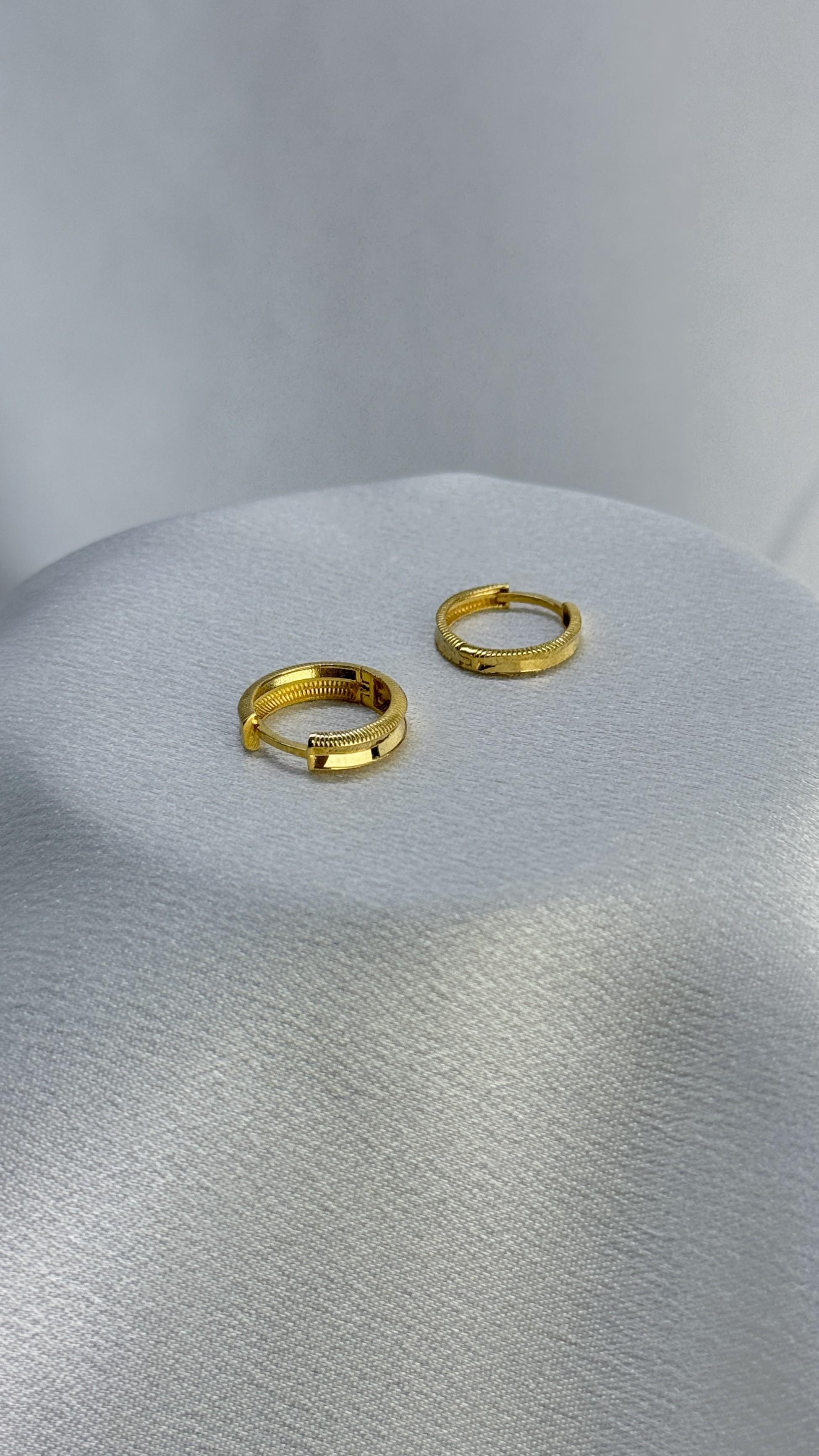 Ajda Model Altın Küpe