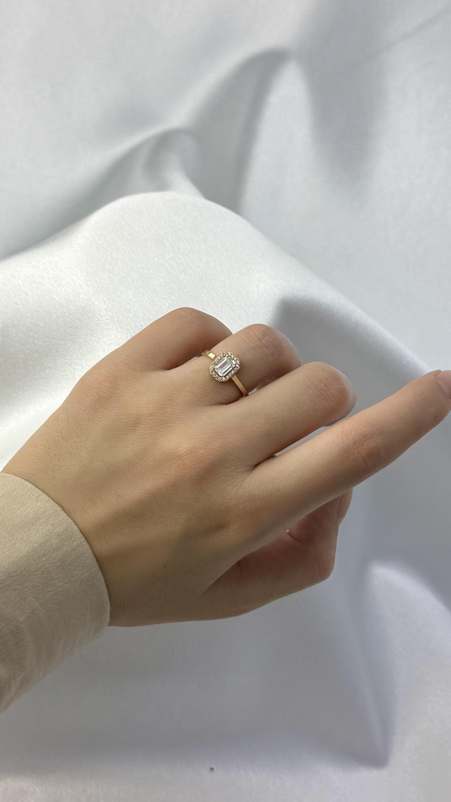 Baget Kesim Zirkon Taşlı Altın Yüzük