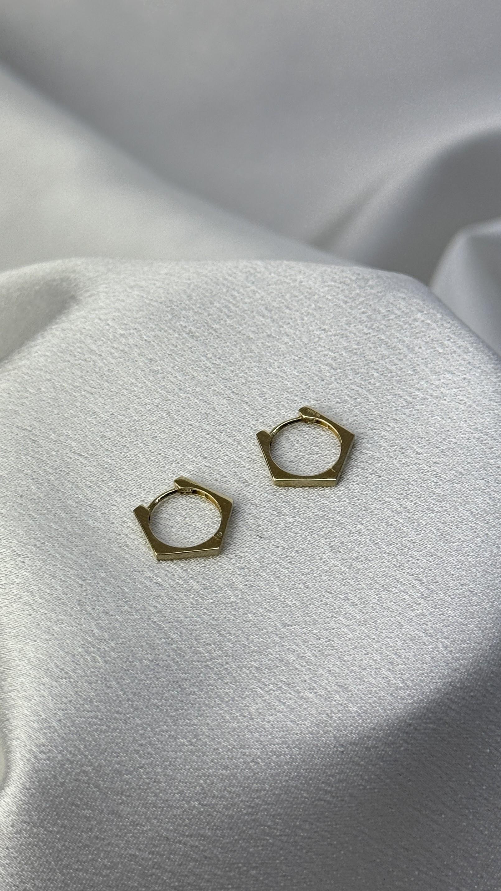 Beşgen Altın Küpe