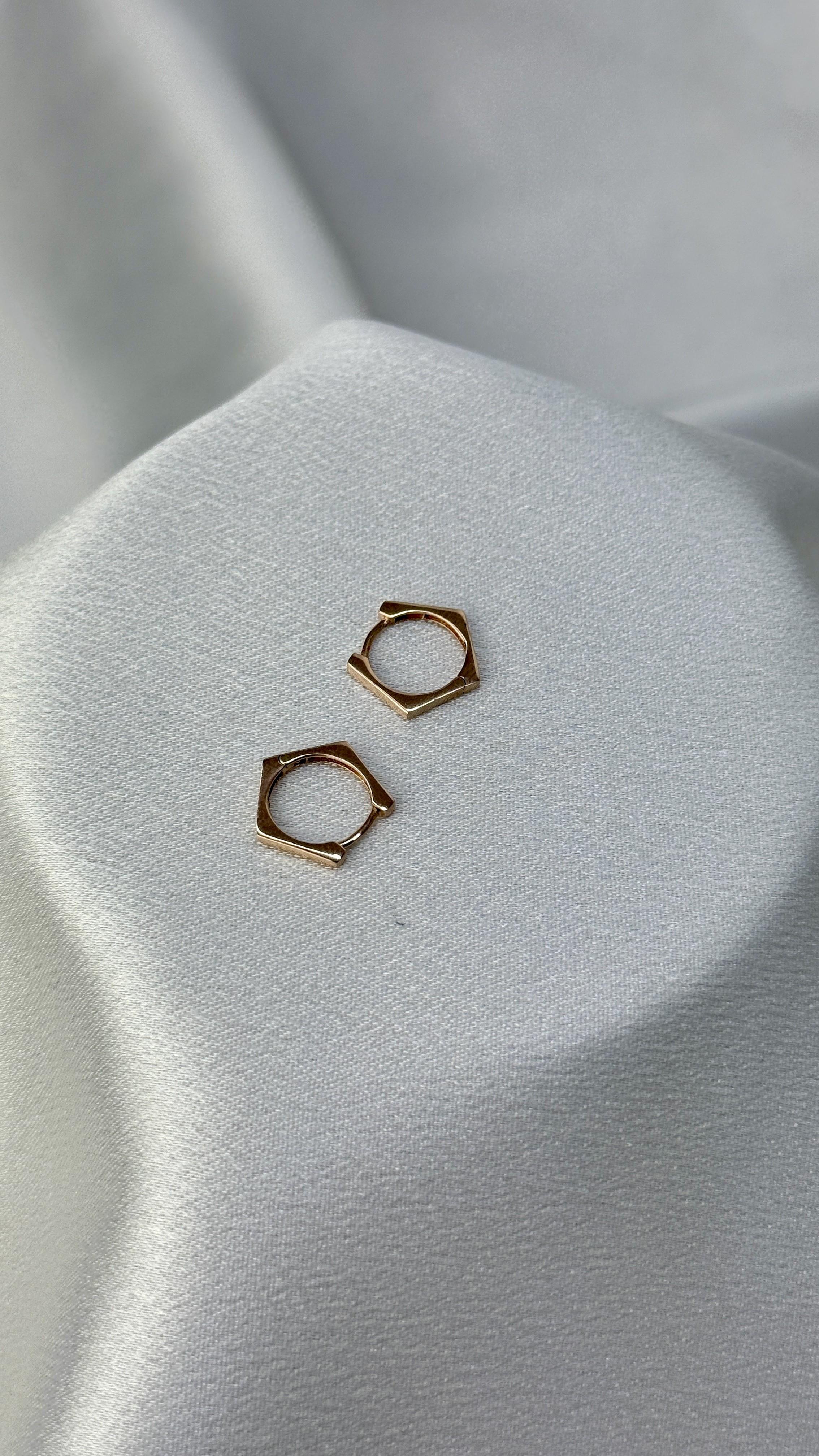 Beşgen Altın Küpe