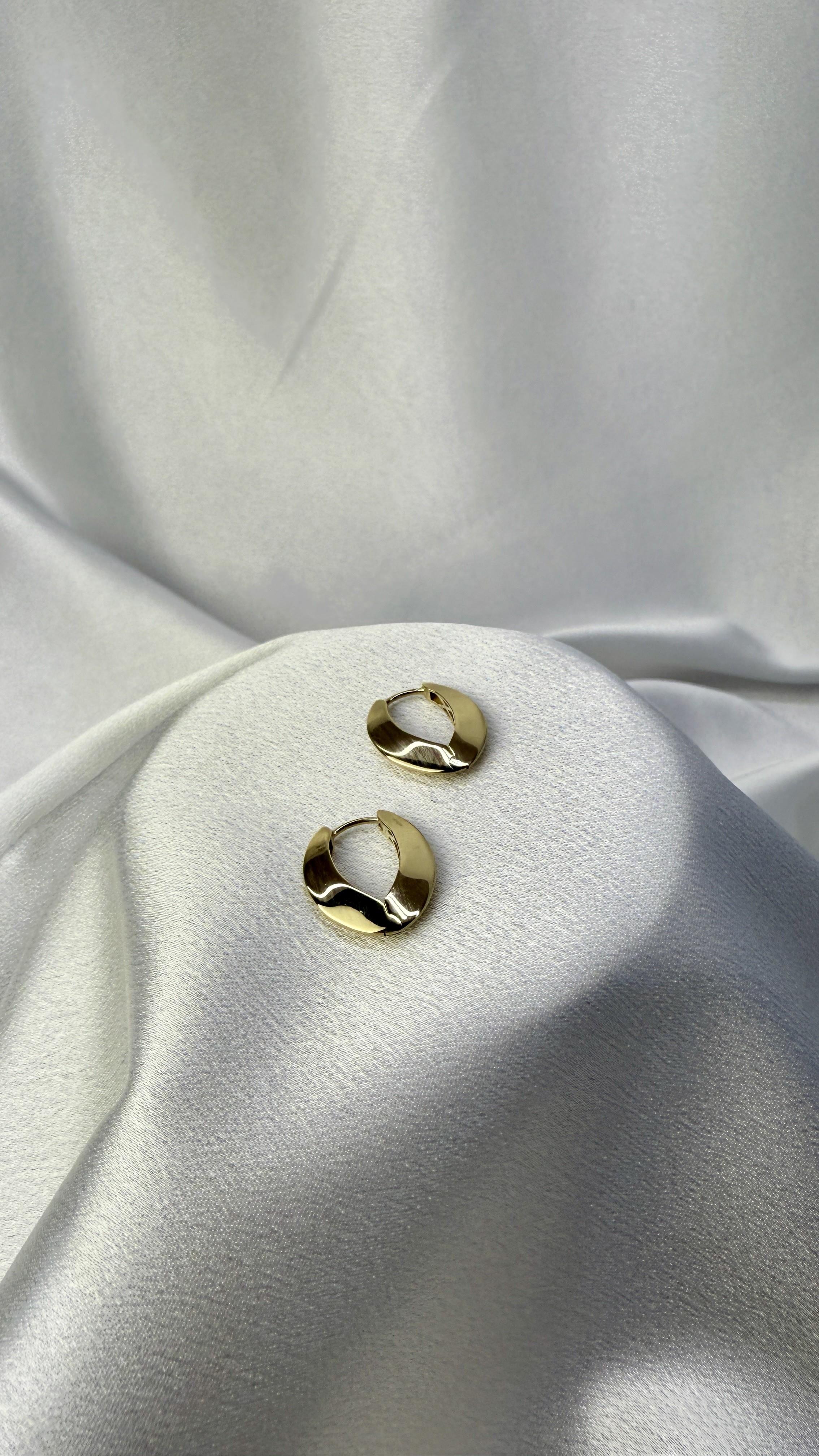 Bombeli Altın Küpe